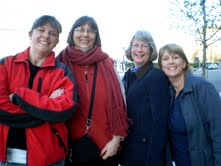 Romy Polizotto, Laura Devin, Beth Whitney, Karen Wolfe outside Boston Museum of Fine Arts.